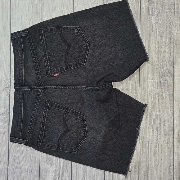 Levi's Men's Cut-Off Vintage Shorts Black Size 32 x 7 *Waist Measures 30"* - Picture 2 of 11